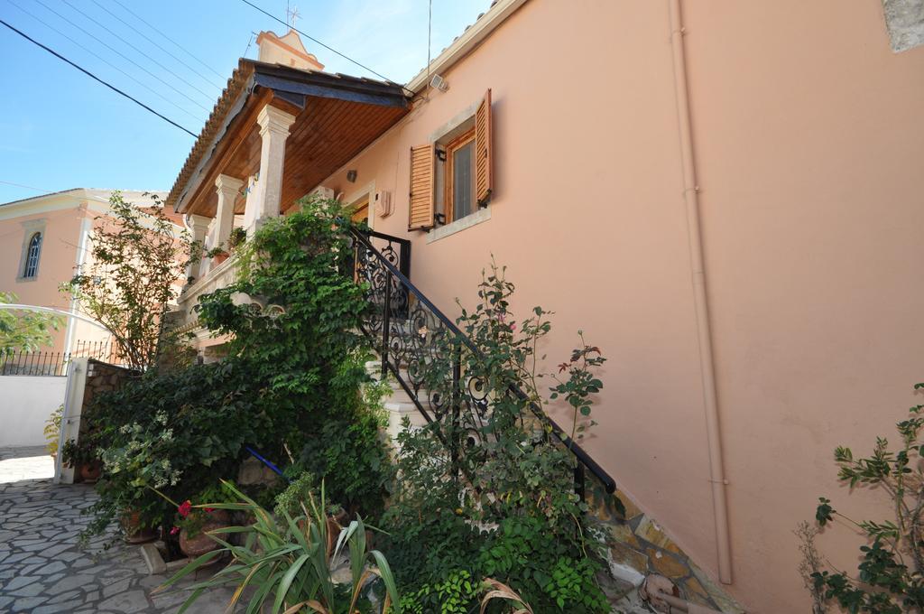 Villa Makrades 帕莱欧卡斯提撒 外观 照片