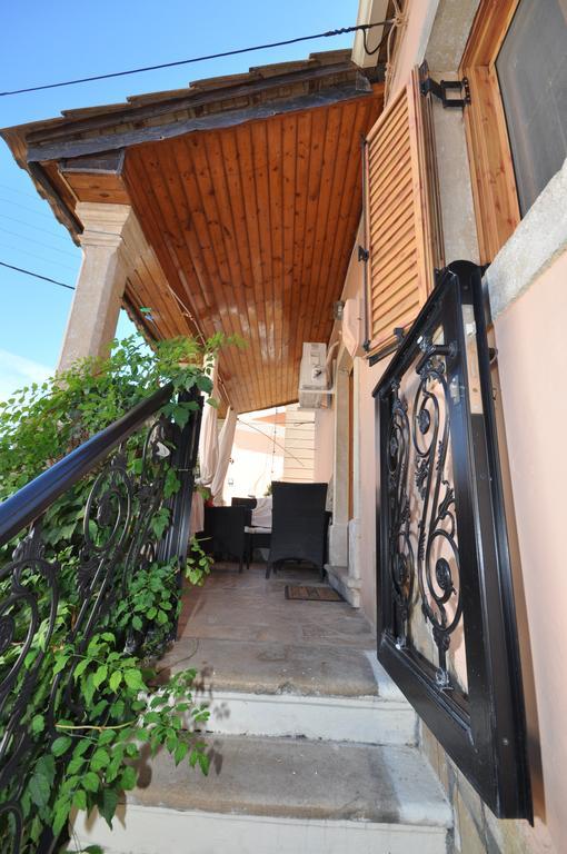 Villa Makrades 帕莱欧卡斯提撒 外观 照片