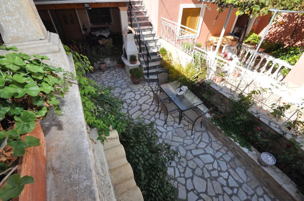 Villa Makrades 帕莱欧卡斯提撒 外观 照片