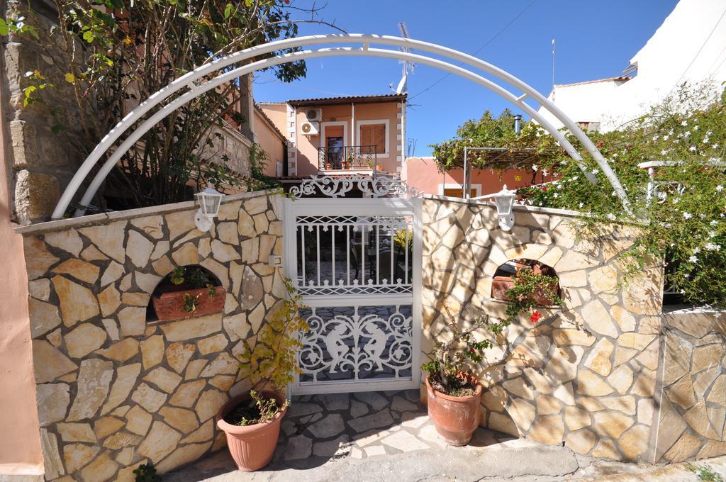 Villa Makrades 帕莱欧卡斯提撒 外观 照片